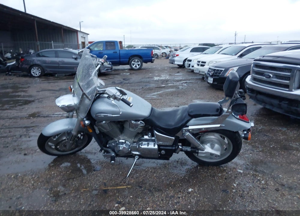 2002 HONDA VTX1800 C VIN: 1HFSC46032A010507