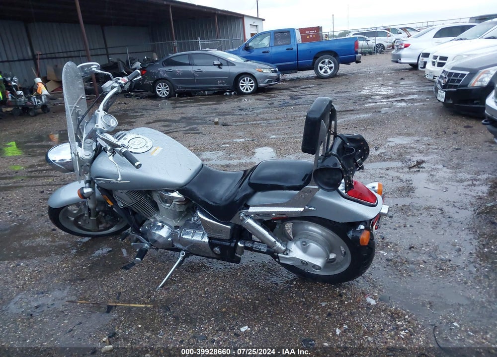 2002 HONDA VTX1800 C VIN: 1HFSC46032A010507