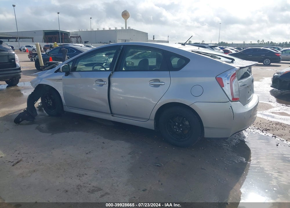 2015 TOYOTA PRIUS TWO VIN: JTDKN3DU2F1931112