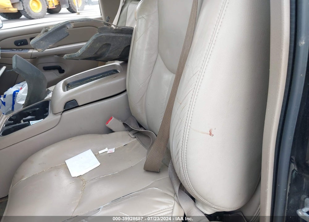 2004 CHEVROLET TAHOE Z71 VIN: 1GNEK13Z74R307836