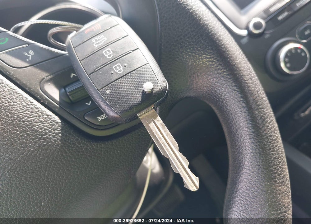 2018 KIA FORTE LX VIN: 3KPFL4A75JE257345