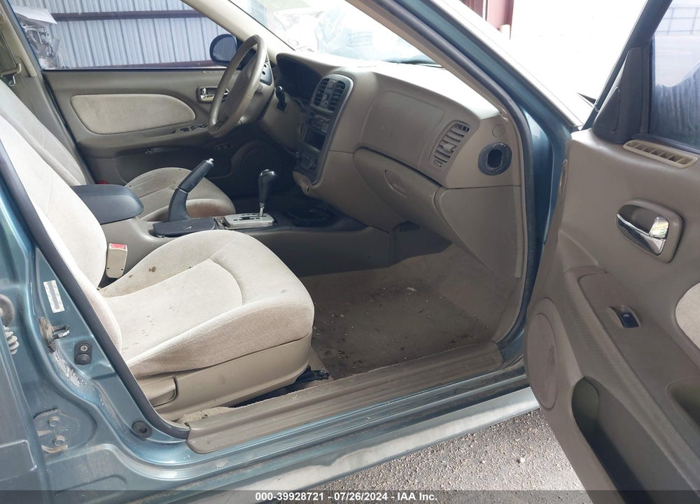 2004 HYUNDAI SONATA VIN: KMHWF25S04A985104