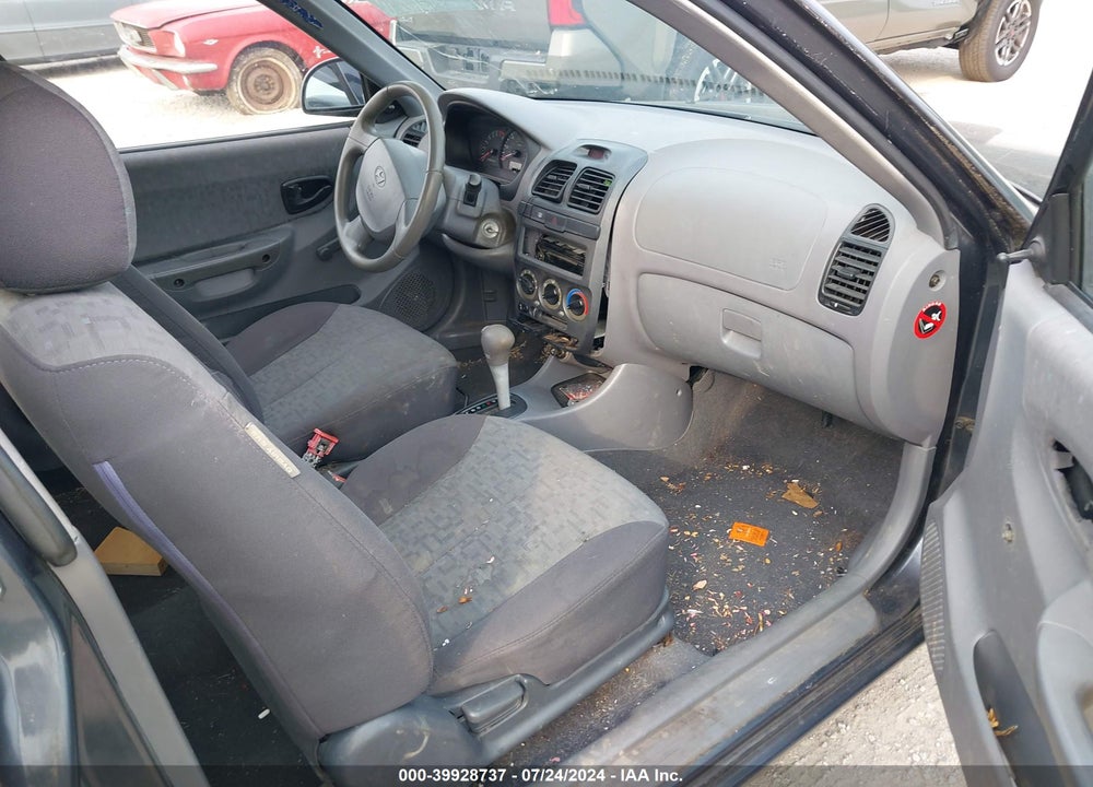 2005 HYUNDAI ACCENT GLS/GT VIN: KMHCG35C15U366963