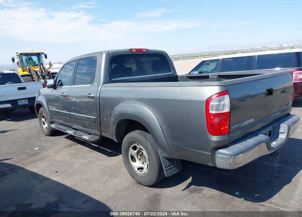2004 TOYOTA TUNDRA SR5 V8 VIN: 5TBET34164S462785