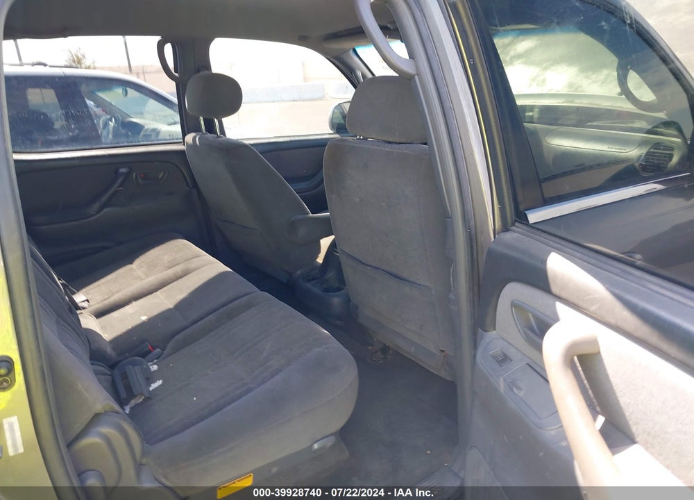 2004 TOYOTA TUNDRA SR5 V8 VIN: 5TBET34164S462785