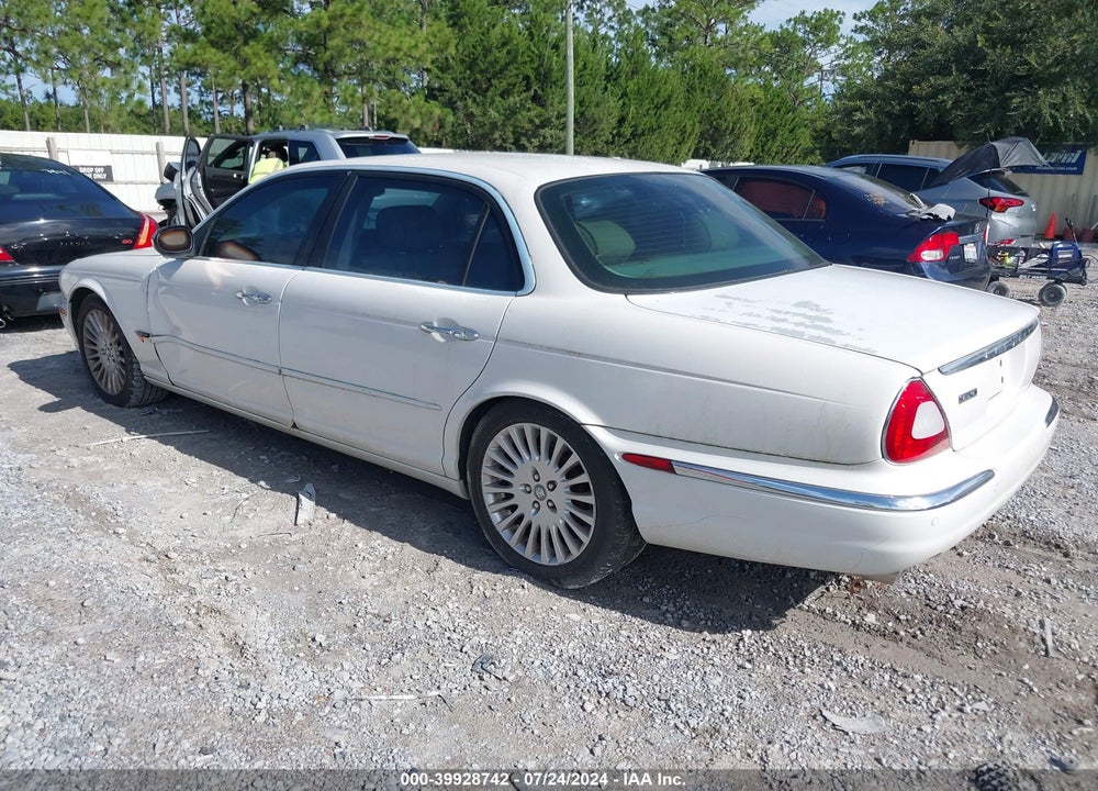 2005 JAGUAR XJ VANDEN PLAS VIN: SAJWA82CX5SG36759