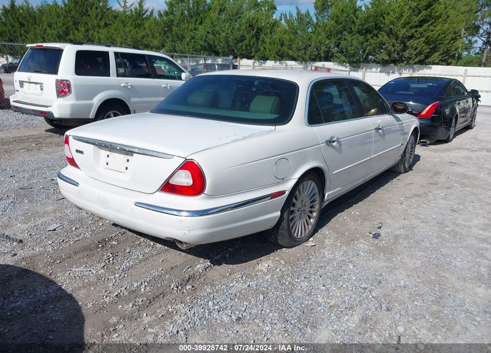2005 JAGUAR XJ VANDEN PLAS VIN: SAJWA82CX5SG36759