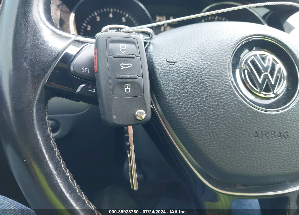 2016 VOLKSWAGEN JETTA 1.8T SPORT VIN: 3VWD17AJ6GM419232