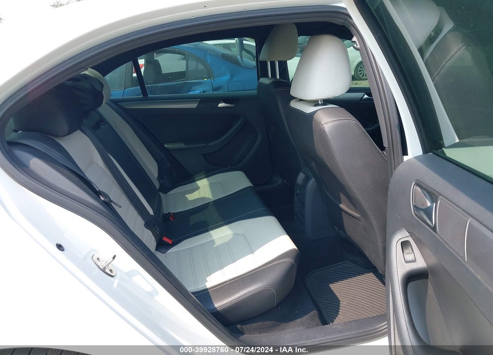2016 VOLKSWAGEN JETTA 1.8T SPORT VIN: 3VWD17AJ6GM419232