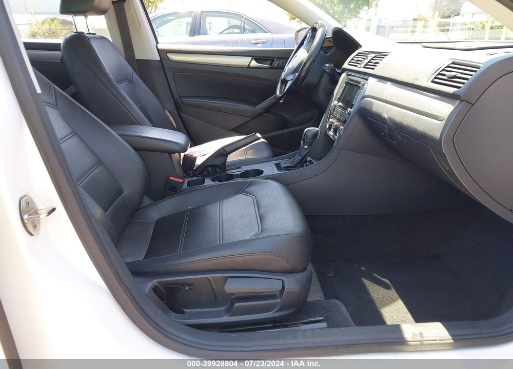 2015 VOLKSWAGEN PASSAT 1.8T LIMITED EDITION VIN: 1VWAT7A38FC088586