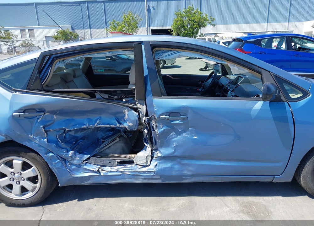 2004 TOYOTA PRIUS VIN: JTDKB20U240088881