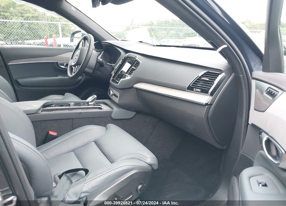 2024 VOLVO XC90 RECHARGE PLUG-IN HYBRID T8 ULTIMATE BRIGHT THEME 7-SEATER VIN: YV4H60CF8R1216023