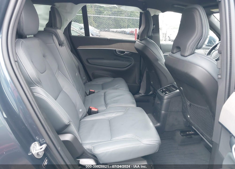 2024 VOLVO XC90 RECHARGE PLUG-IN HYBRID T8 ULTIMATE BRIGHT THEME 7-SEATER VIN: YV4H60CF8R1216023