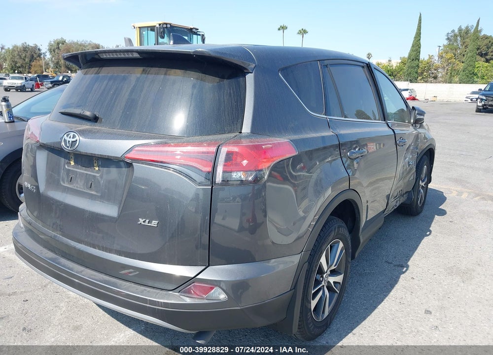 2018 TOYOTA RAV4 XLE VIN: 2T3WFREV4JW514190