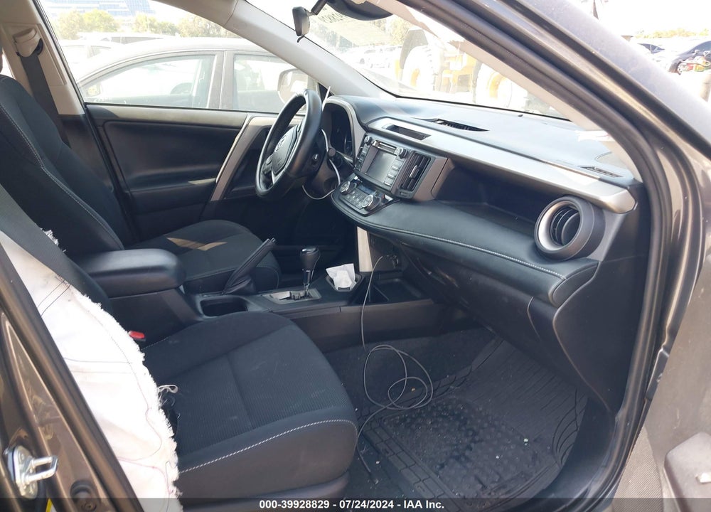2018 TOYOTA RAV4 XLE VIN: 2T3WFREV4JW514190