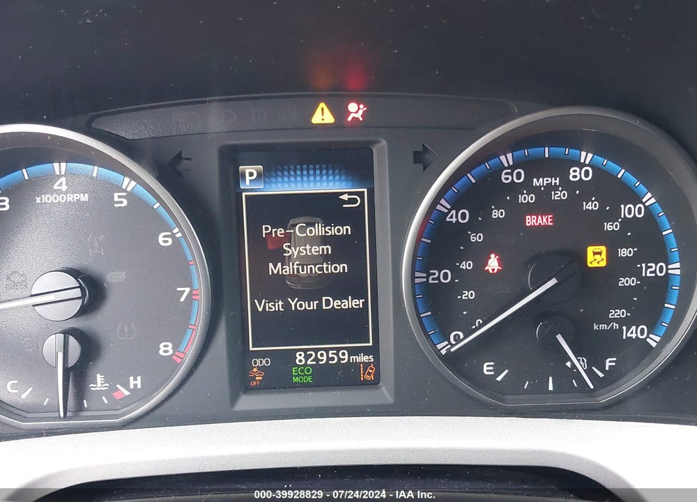 2018 TOYOTA RAV4 XLE VIN: 2T3WFREV4JW514190