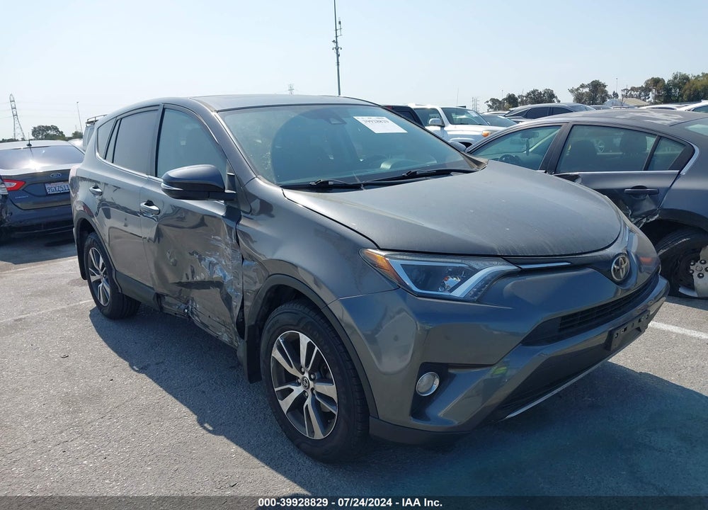 2018 TOYOTA RAV4 XLE VIN: 2T3WFREV4JW514190