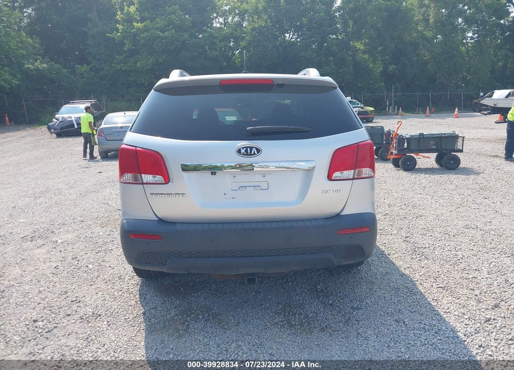 2013 KIA SORENTO EX V6 VIN: 5XYKUDA22DG411310
