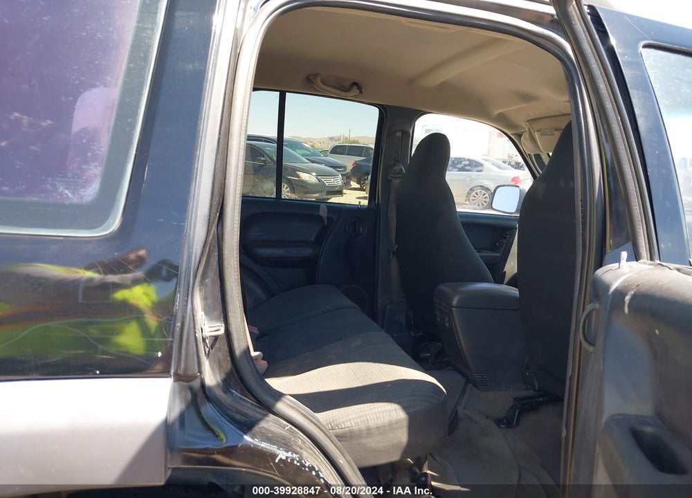 2003 JEEP LIBERTY SPORT VIN: 1J4GK48K23W529709