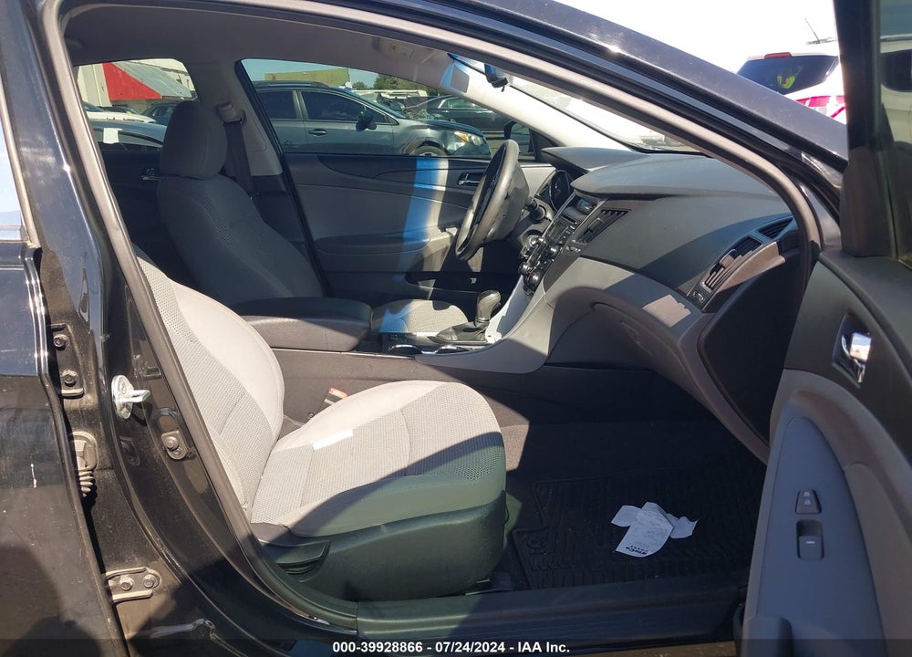 2013 HYUNDAI SONATA GLS VIN: 5NPEB4AC7DH547940