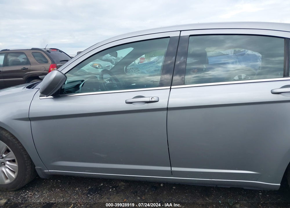 2014 CHRYSLER 200 LX VIN: 1C3CCBAB3EN141885