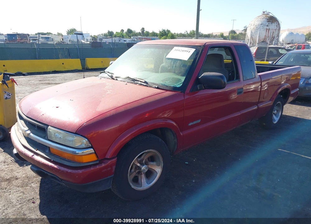 2002 CHEVROLET S-10 LS VIN: 1GCCS19WX28143045
