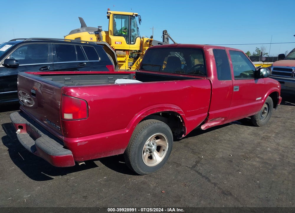 2002 CHEVROLET S-10 LS VIN: 1GCCS19WX28143045