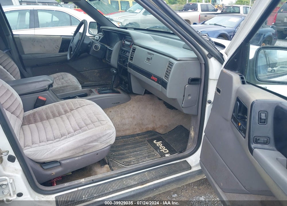1995 JEEP GRAND CHEROKEE LAREDO VIN: 1J4FX58S5SC768822