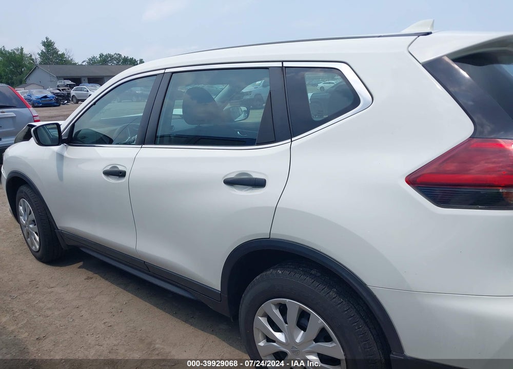 2018 NISSAN ROGUE S VIN: 5N1AT2MV6JC840308