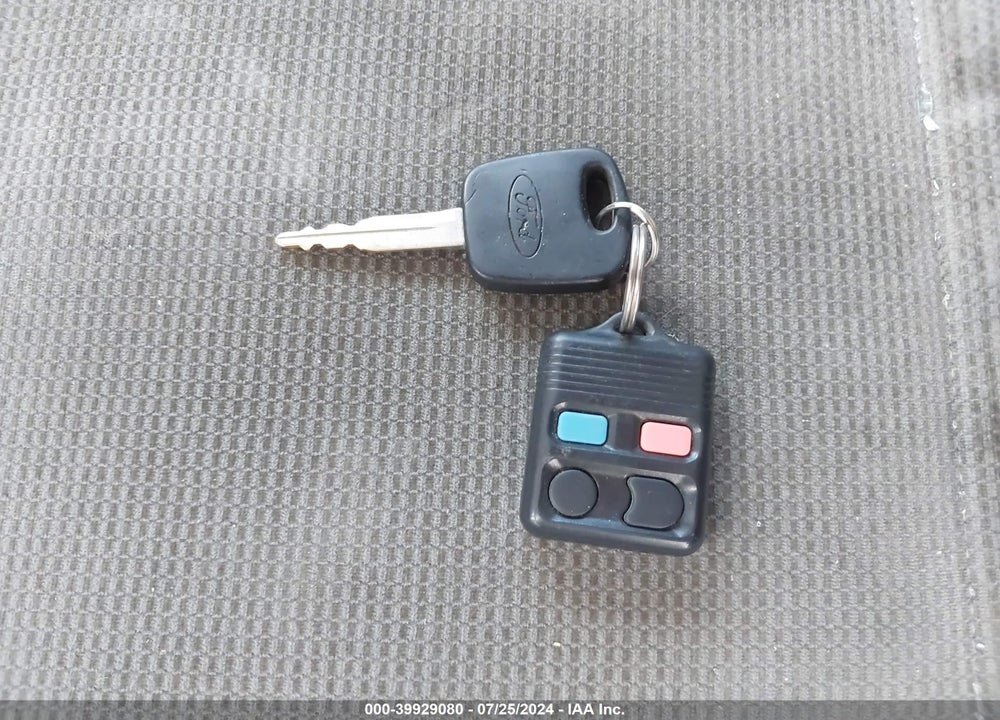 2002 FORD FOCUS SE VIN: 1FAFP34P22W143438