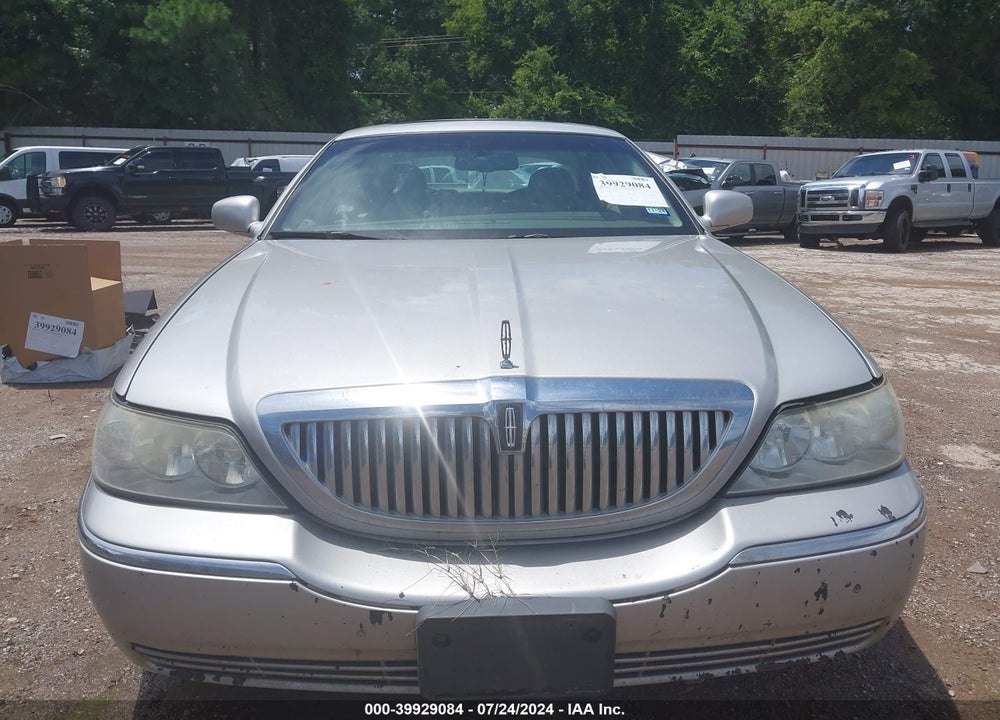 2007 LINCOLN TOWN CAR SIGNATURE LIMITED VIN: 1LNHM82V47Y622025