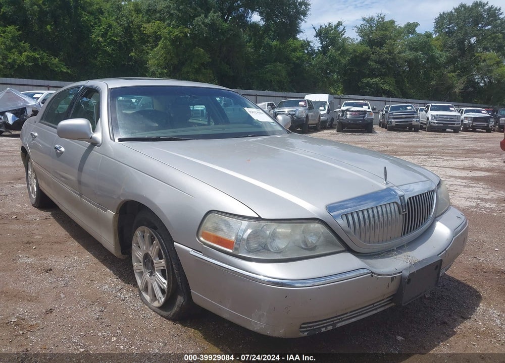 2007 LINCOLN TOWN CAR SIGNATURE LIMITED VIN: 1LNHM82V47Y622025