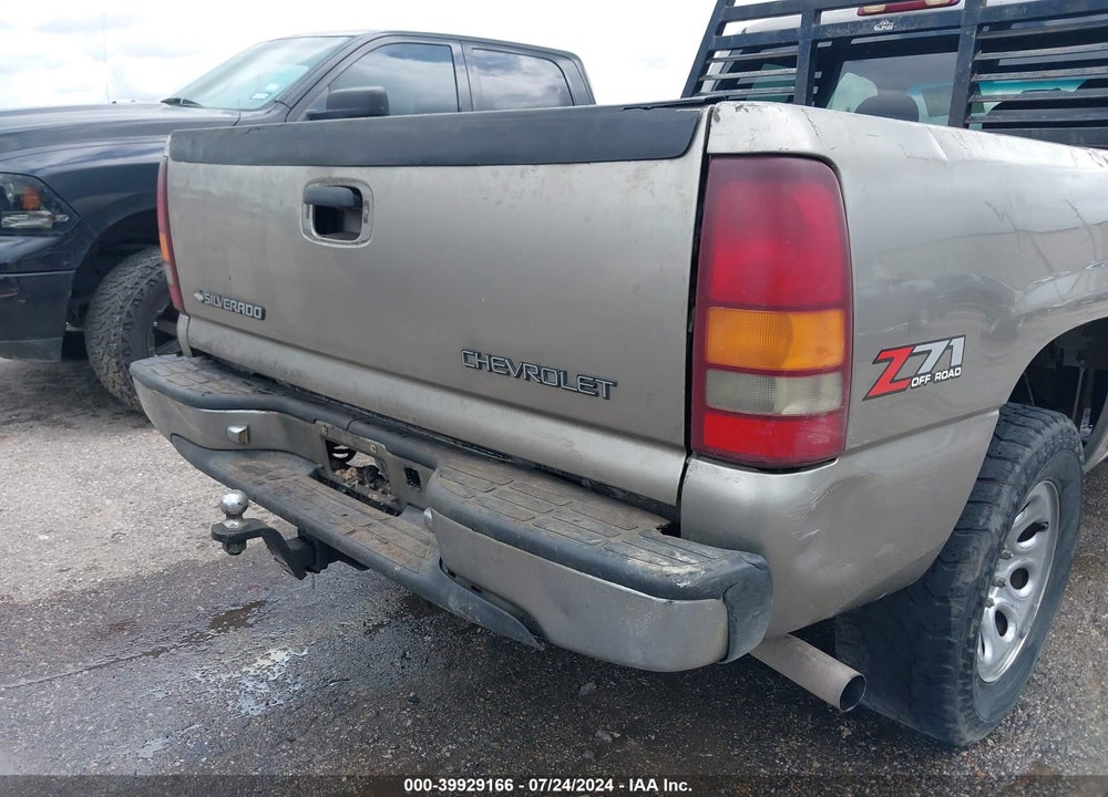 2000 CHEVROLET SILVERADO 1500 LS VIN: 2GCEK19T3Y1248164