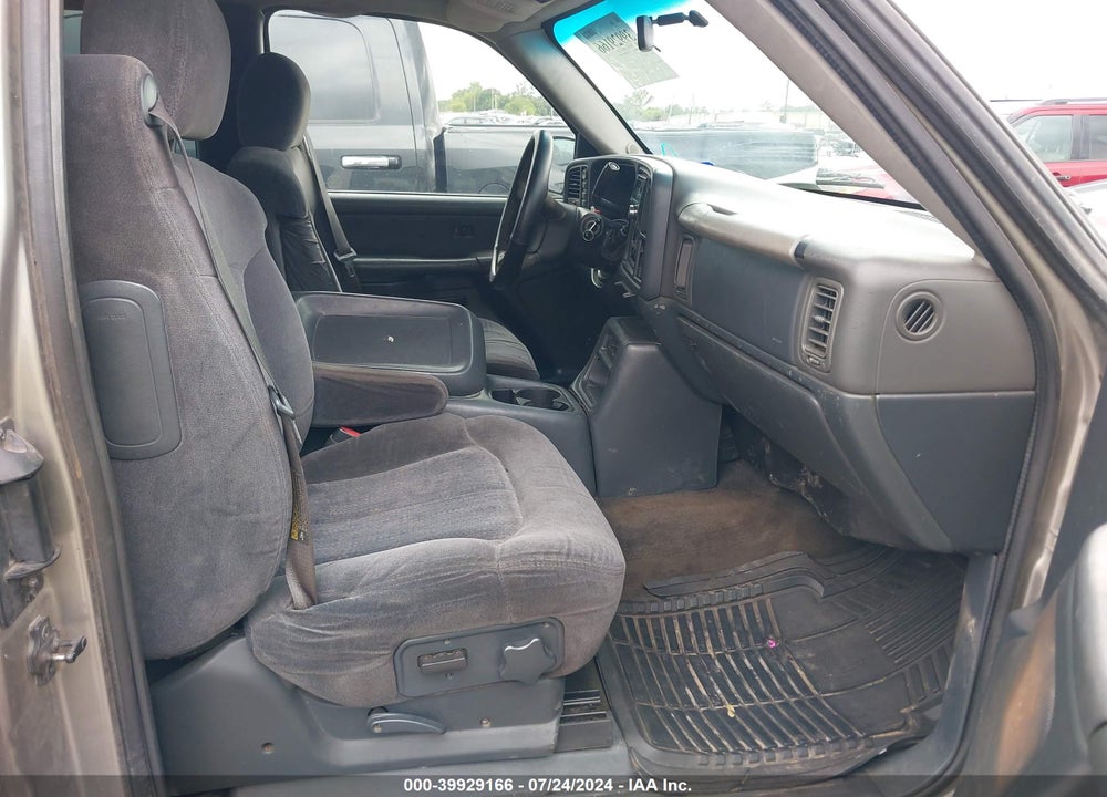 2000 CHEVROLET SILVERADO 1500 LS VIN: 2GCEK19T3Y1248164