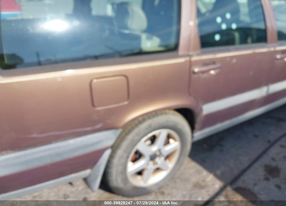 1999 VOLVO V70 XC VIN: YV1LZ56D8X2597675