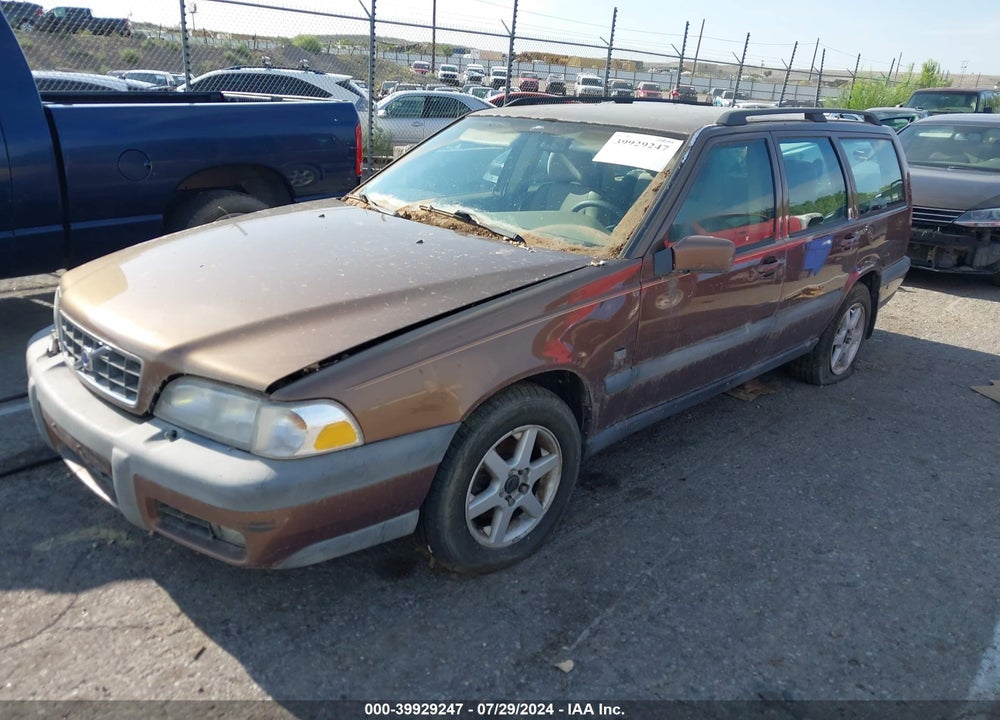 1999 VOLVO V70 XC VIN: YV1LZ56D8X2597675