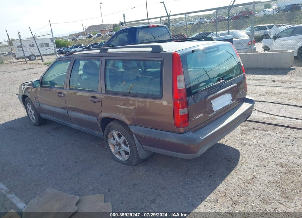 1999 VOLVO V70 XC VIN: YV1LZ56D8X2597675