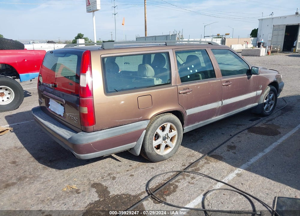 1999 VOLVO V70 XC VIN: YV1LZ56D8X2597675