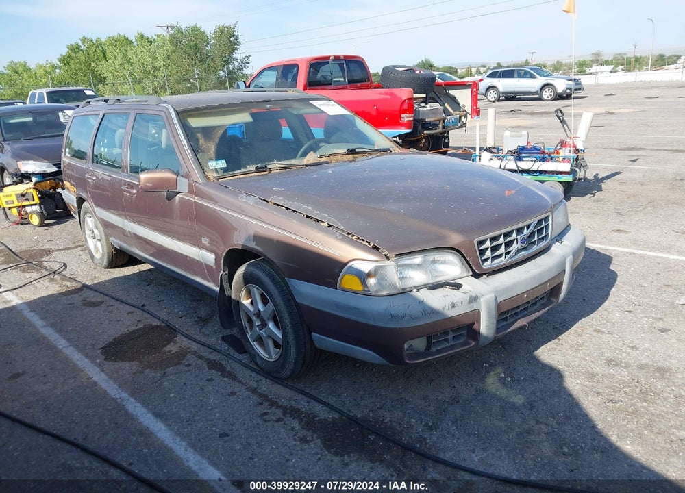 1999 VOLVO V70 XC VIN: YV1LZ56D8X2597675