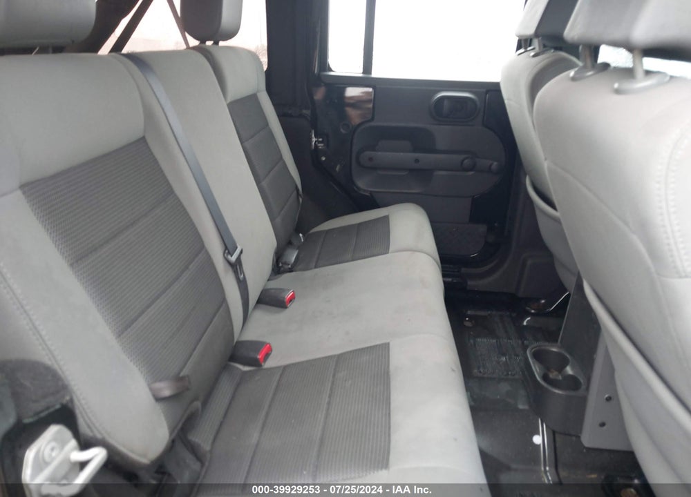 2010 JEEP WRANGLER UNLIMITED VIN: 1J4BA3H15AL124988
