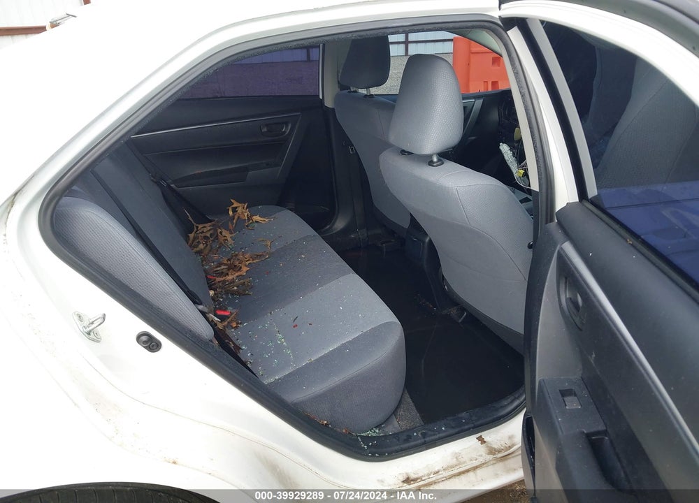 2015 TOYOTA COROLLA L VIN: 2T1BURHE5FC322682