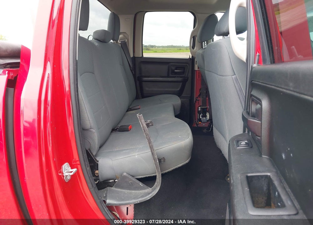 2017 RAM 1500 EXPRESS QUAD CAB 4X4 6'4 BOX VIN: 1C6RR7FT5HS839219