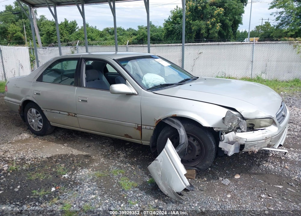 2001 TOYOTA CAMRY LE VIN: JT2BG22KX10596727