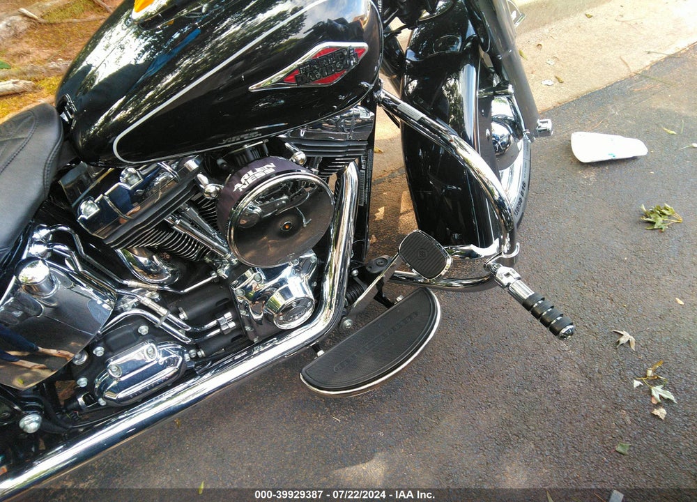 2012 HARLEY-DAVIDSON FLSTC HERITAGE SOFTAIL CLASSIC VIN: 1HD1BWV14CB018771