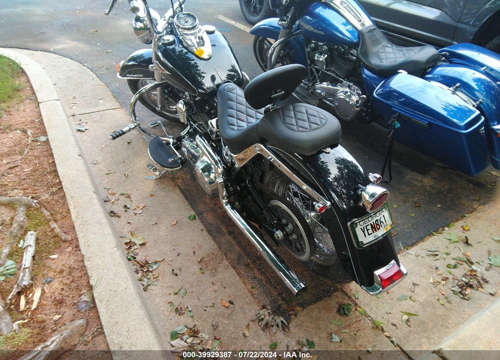 2012 HARLEY-DAVIDSON FLSTC HERITAGE SOFTAIL CLASSIC VIN: 1HD1BWV14CB018771