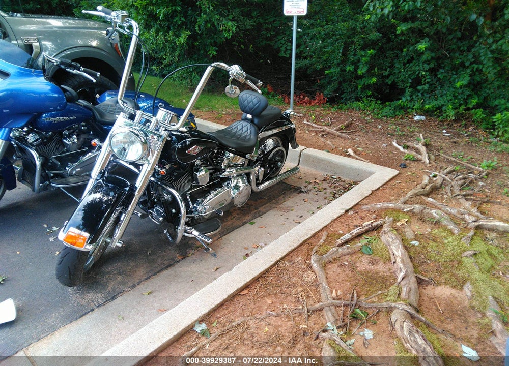 2012 HARLEY-DAVIDSON FLSTC HERITAGE SOFTAIL CLASSIC VIN: 1HD1BWV14CB018771
