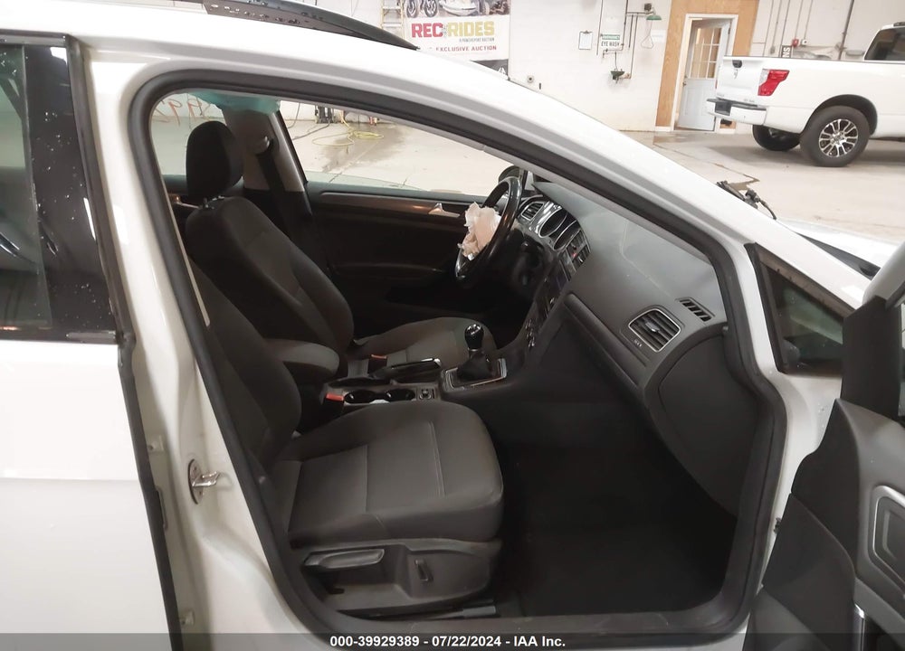 2018 VOLKSWAGEN GOLF SPORTWAGEN TSI S VIN: 3VW717AU7JM755275