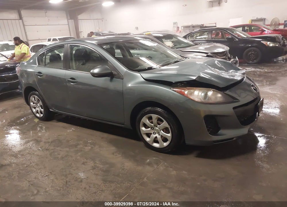 2013 MAZDA 3 I SPORT VIN: JM1BL1U75D1758185