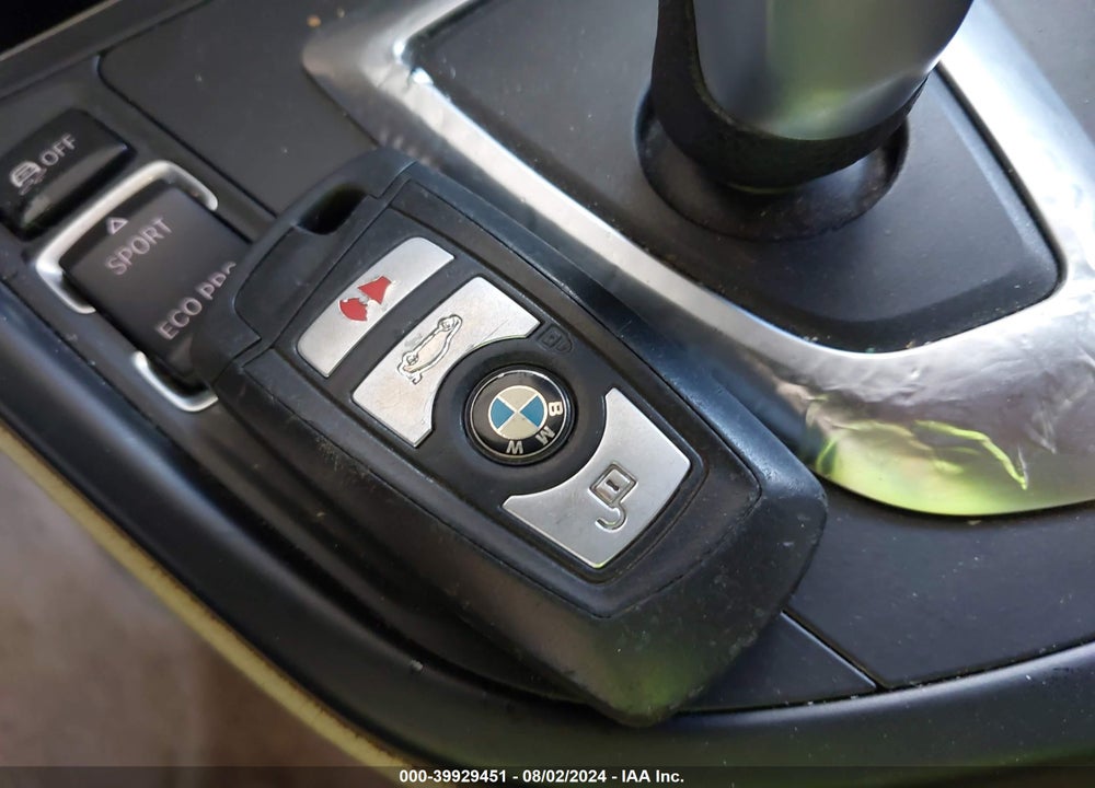 2016 BMW 320I VIN: WBA8A9C50GK616580