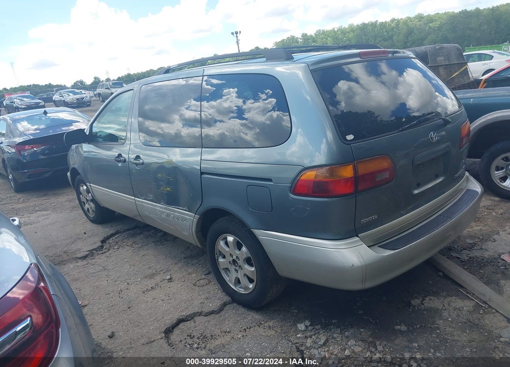 1999 TOYOTA SIENNA XLE VIN: 4T3ZF13CXXU109198